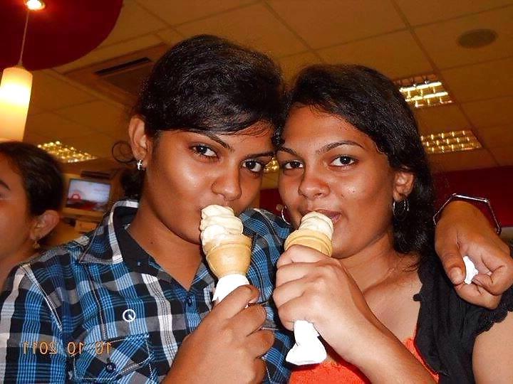 25P Frnd mom 