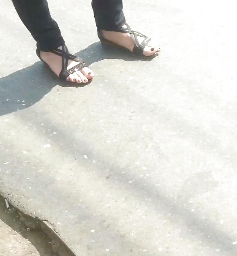 25P Spy feet, legs, foot, ankle, fingers romanian