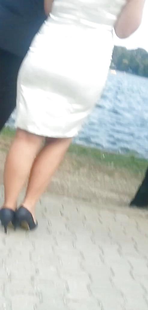 25P Spy feet, legs, foot, ankle, fingers romanian