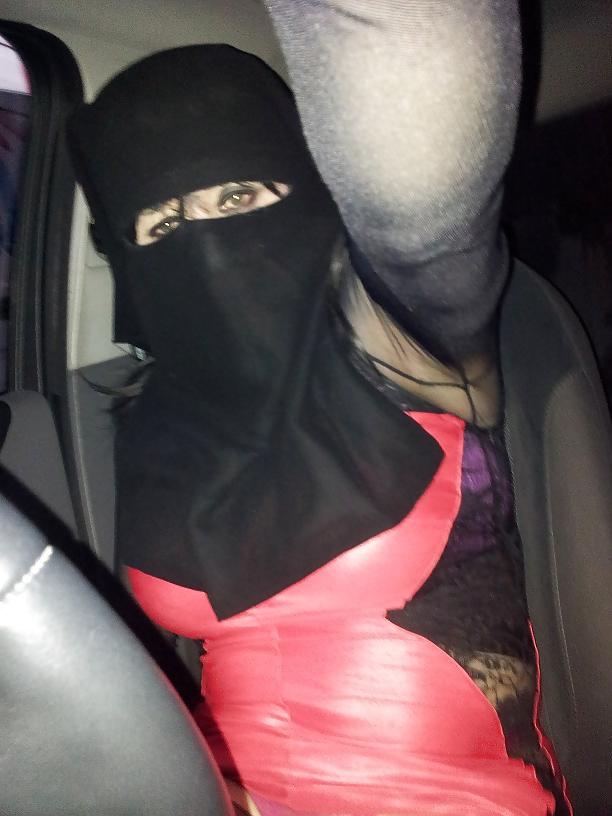 10P Niqab in my car