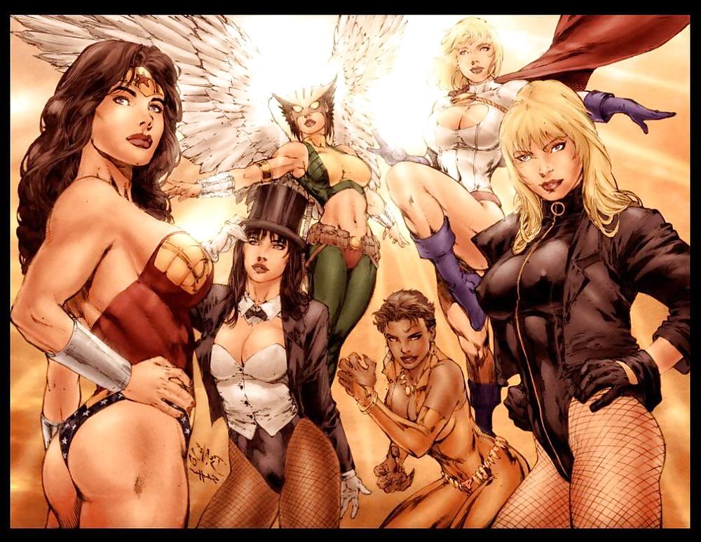 21P Sexy Superheros