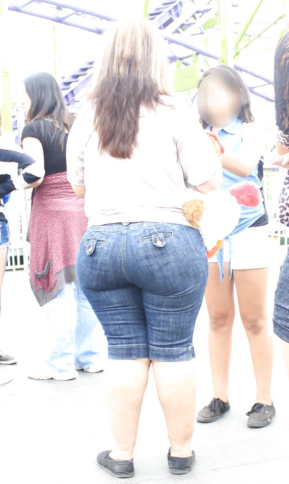 14P Candid Huge Latina Mom Ass in Jeans