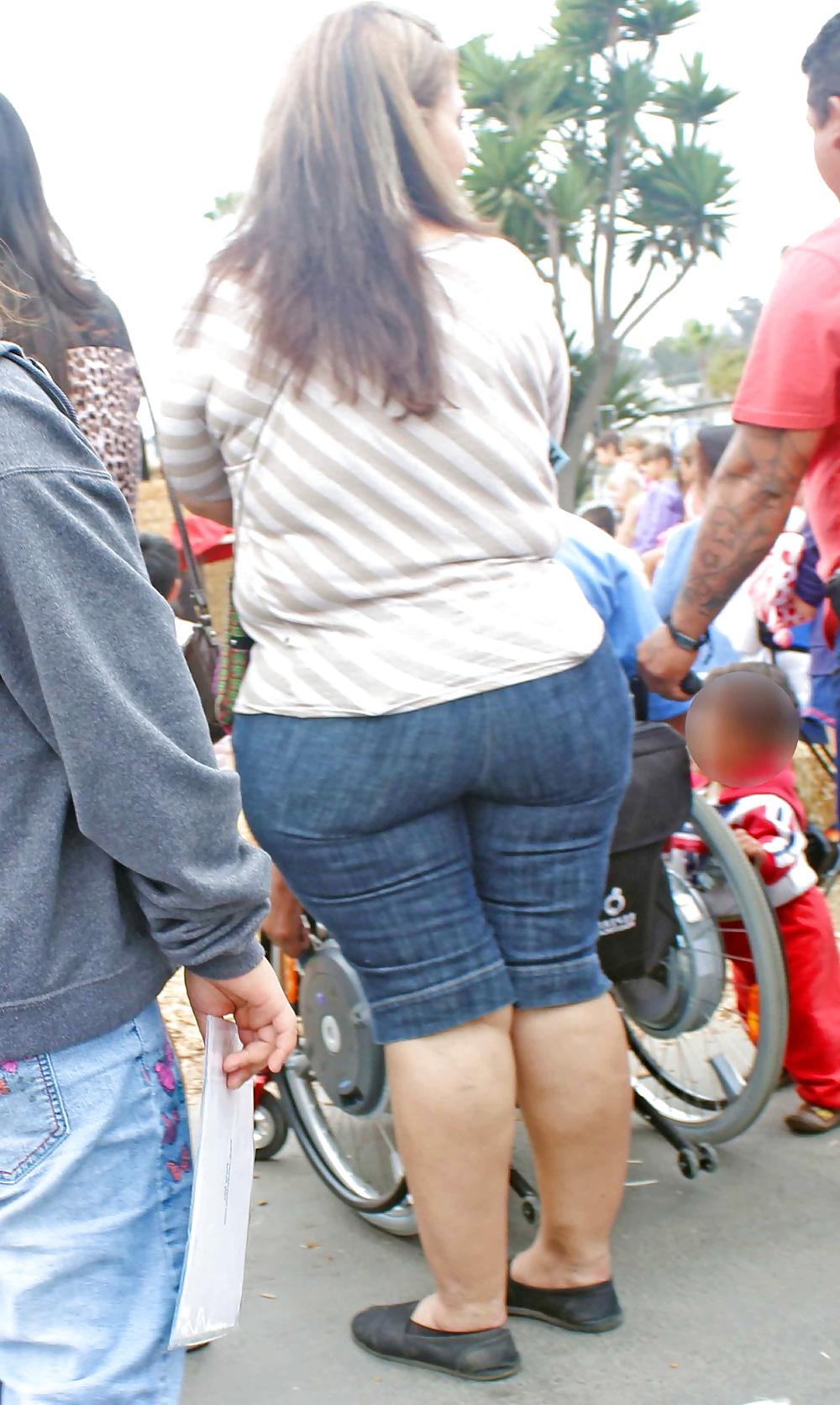 14P Candid Huge Latina Mom Ass in Jeans
