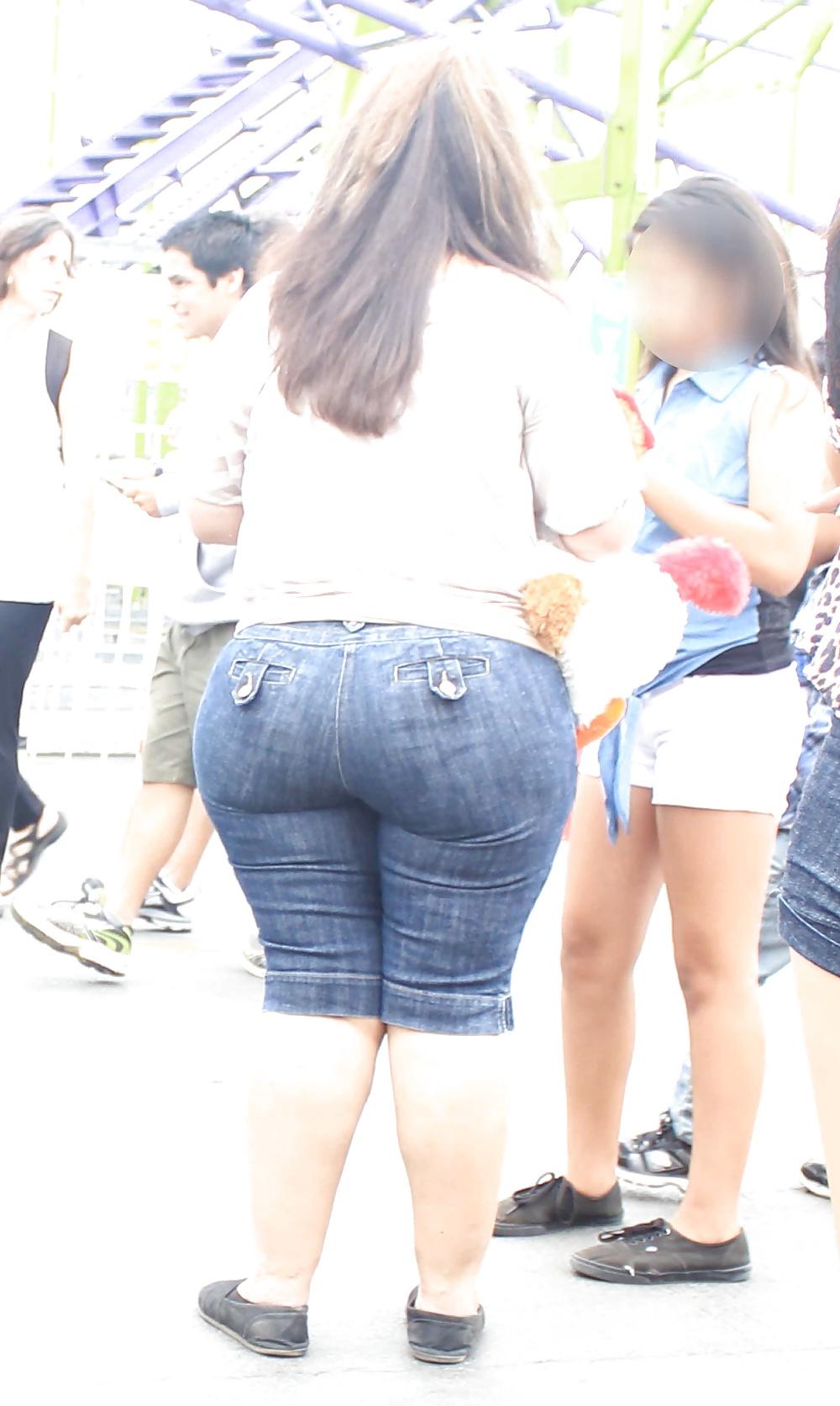 14P Candid Huge Latina Mom Ass in Jeans