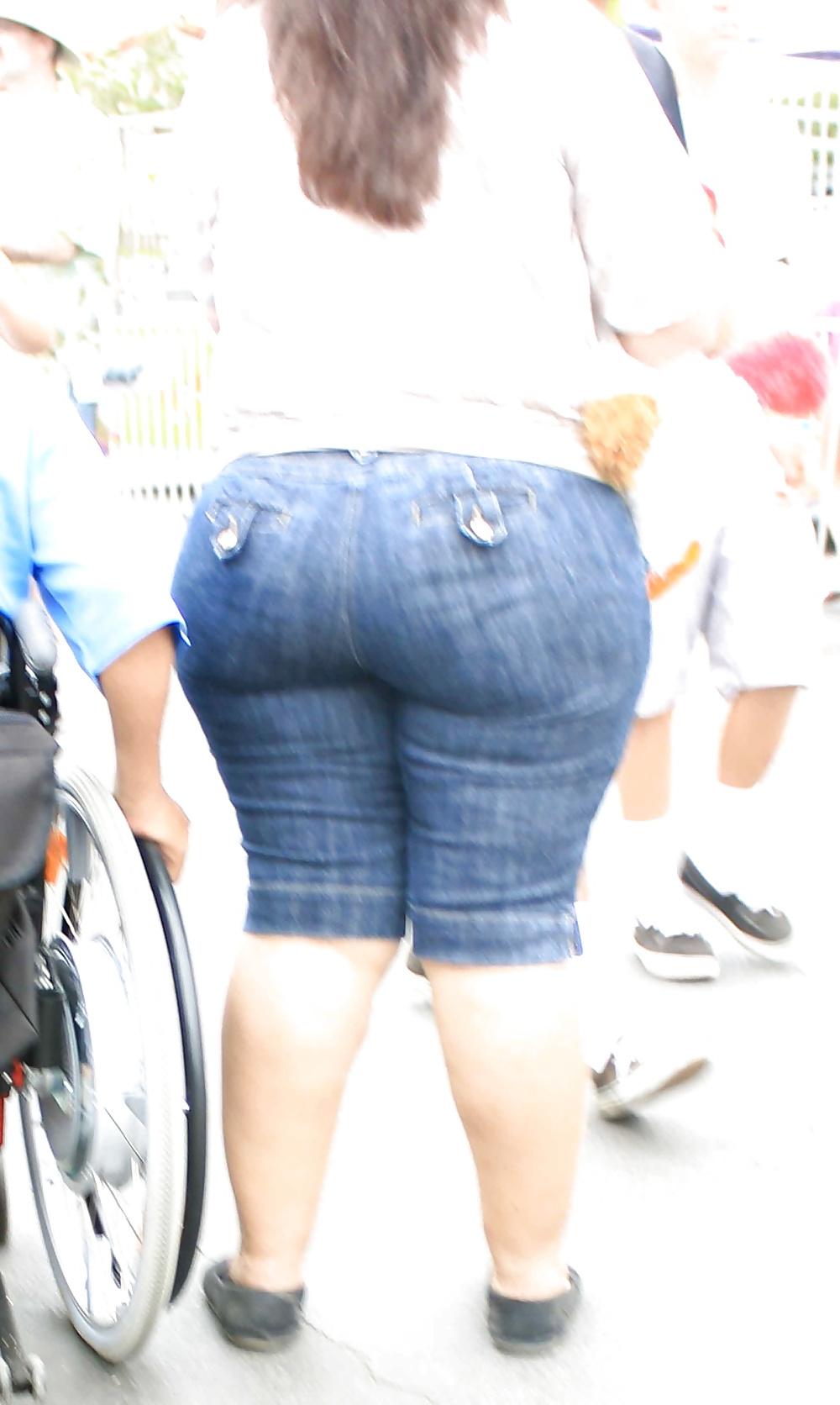 14P Candid Huge Latina Mom Ass in Jeans