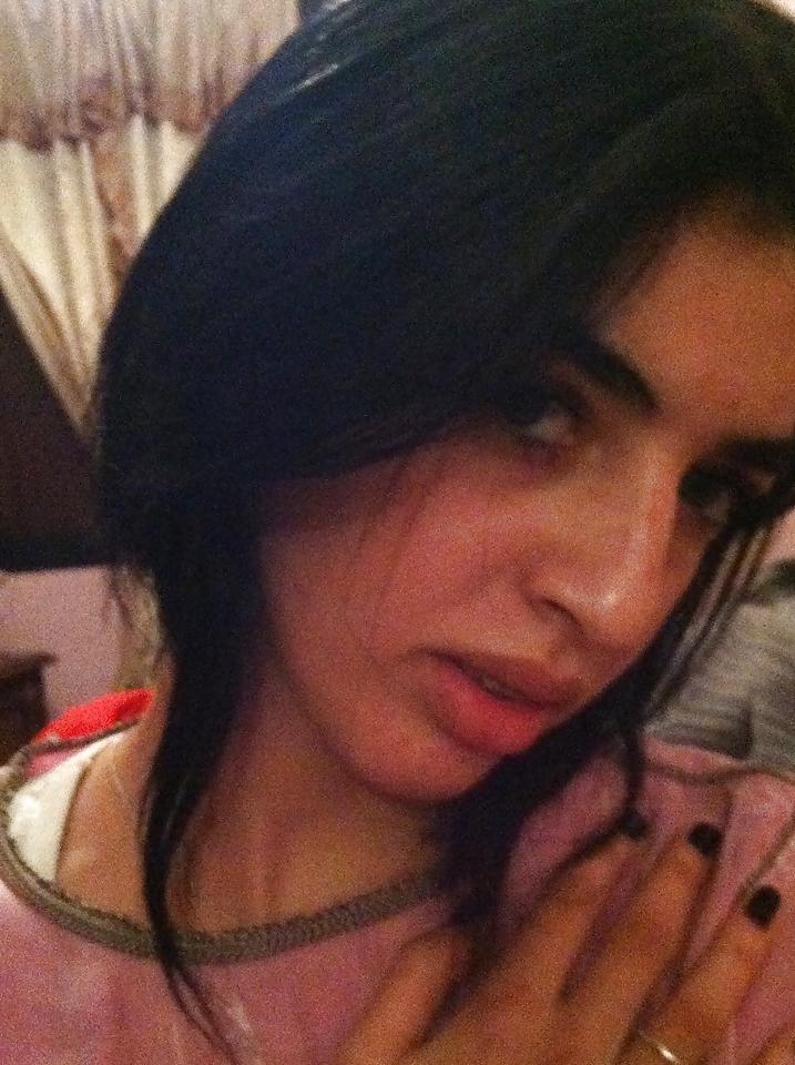 25P Bitch for wank & cum over ! comment