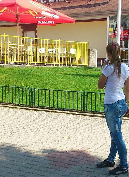 25P Spy sexy old + young in parck romanian