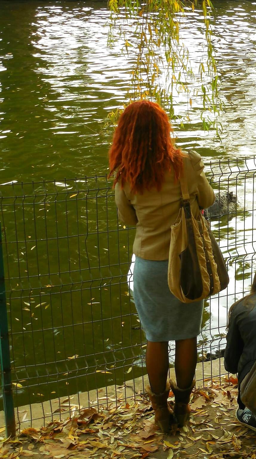 25P Spy sexy old + young in parck romanian