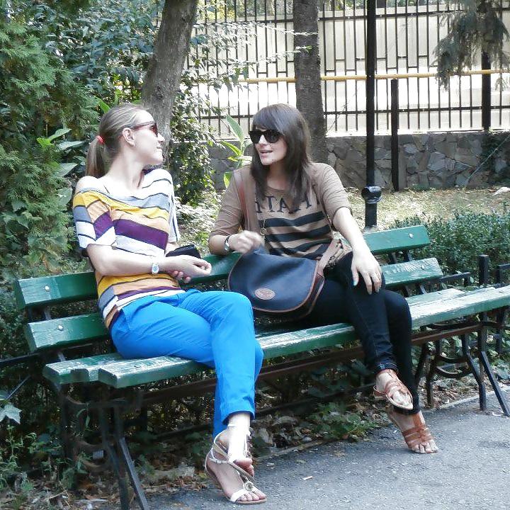 25P Spy sexy old + young in parck romanian