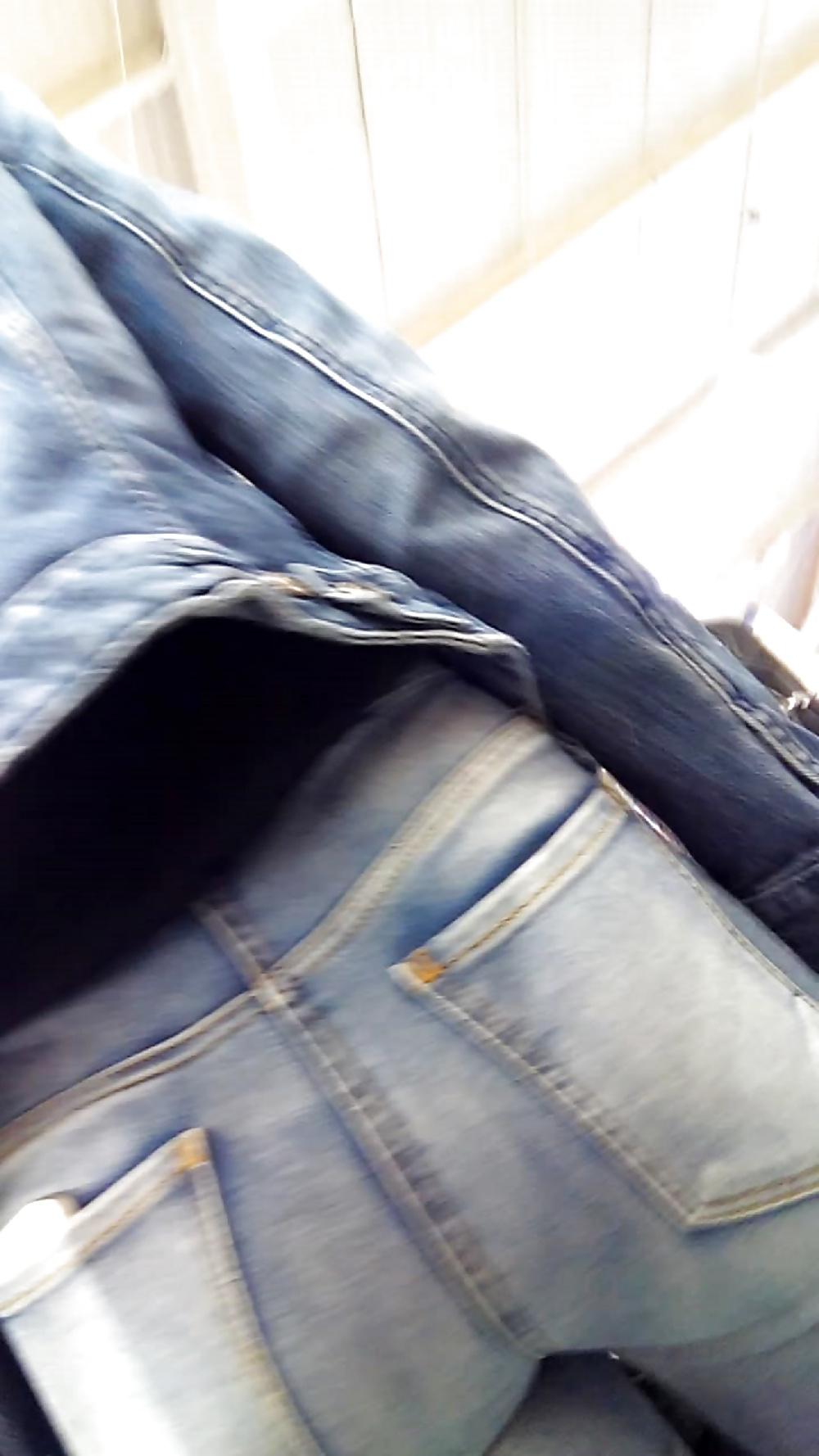 8P Butts in shop   culs au supermarche