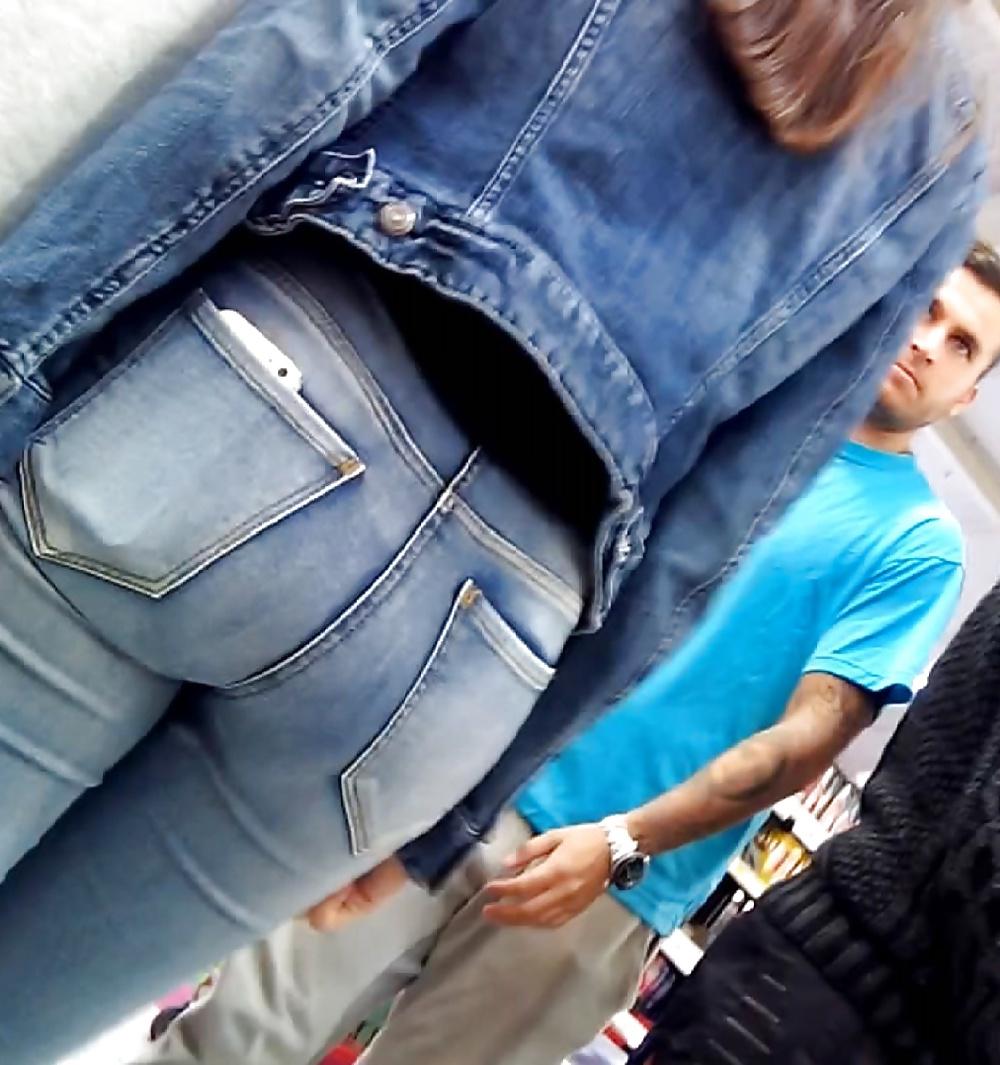 8P Butts in shop   culs au supermarche