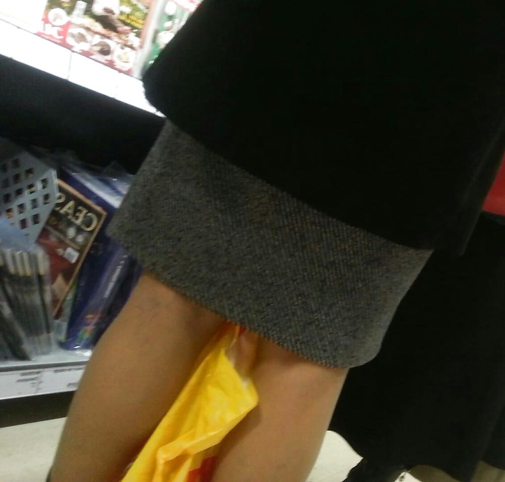 7P Spy mature upskirt and nylon supermarket romanian