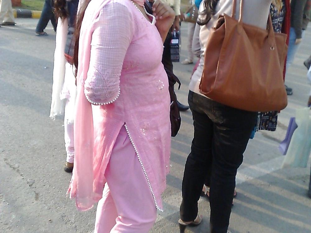 25P Indian girls street candid part 2