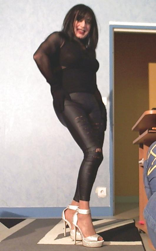 11P Cougar sexy en cuir