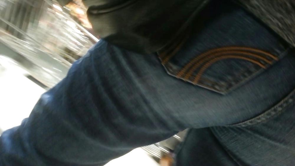 23P Spy sexy ass in supermarket romanian