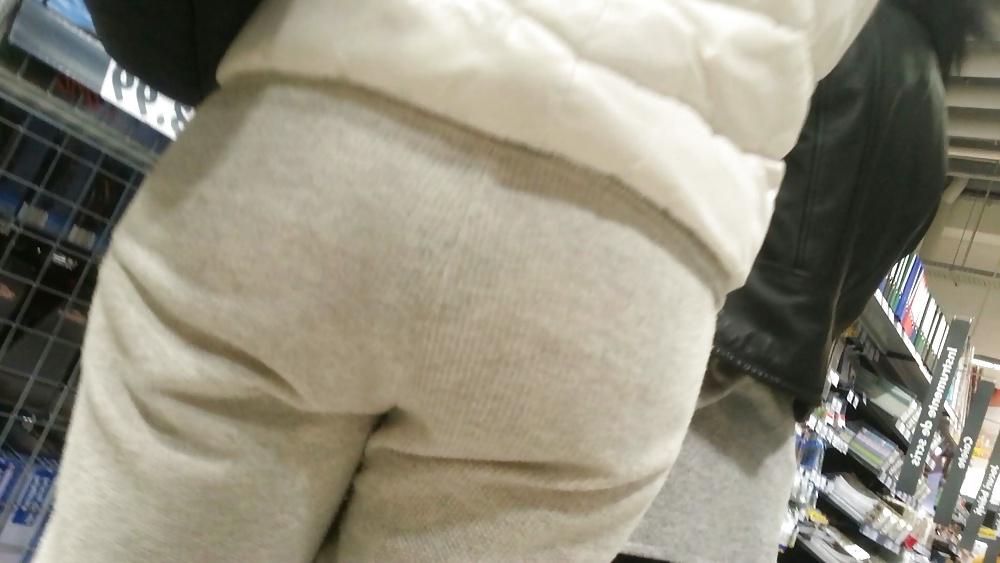 23P Spy sexy ass in supermarket romanian