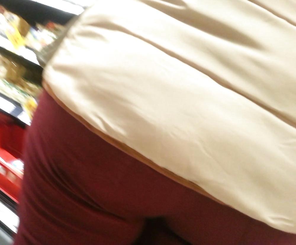 23P Spy sexy ass in supermarket romanian