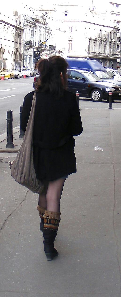 25P Spy sexy old + young in street romanian