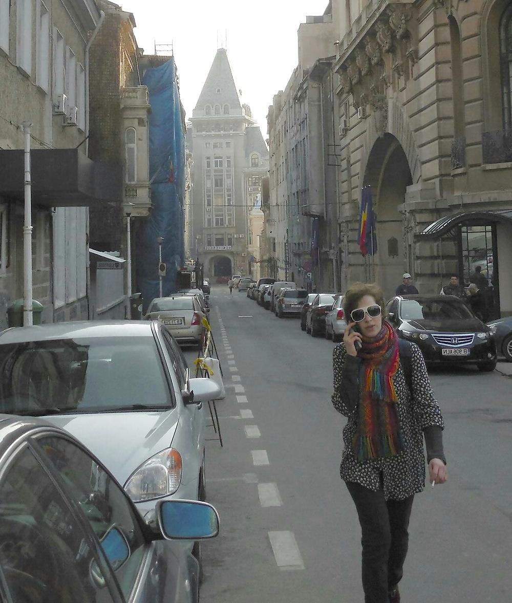 25P Spy sexy old + young in street romanian