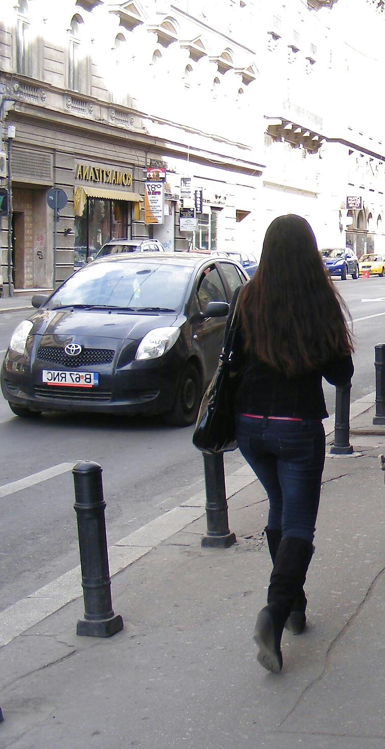 25P Spy sexy old + young in street romanian