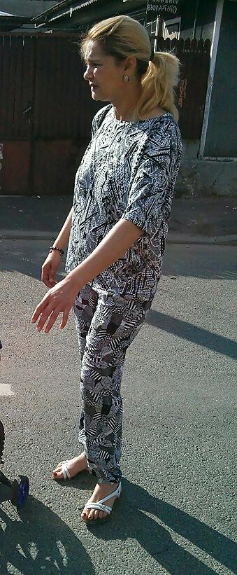 25P Spy sexy old + young in street romanian