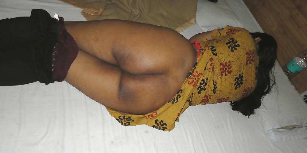 17P Indian Village Housewife nude