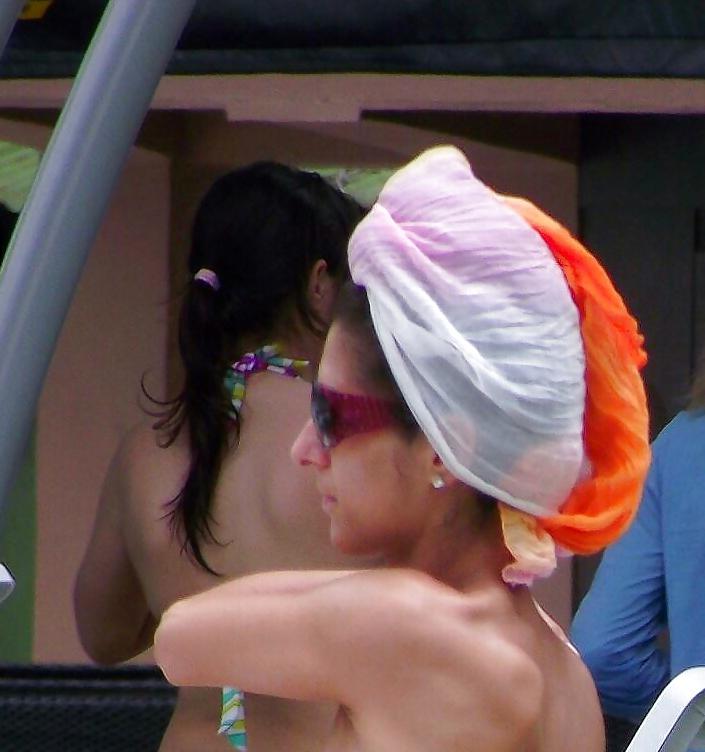 20P Spy sexy old + young in pool romanian