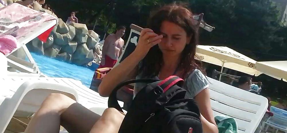 20P Spy sexy old + young in pool romanian