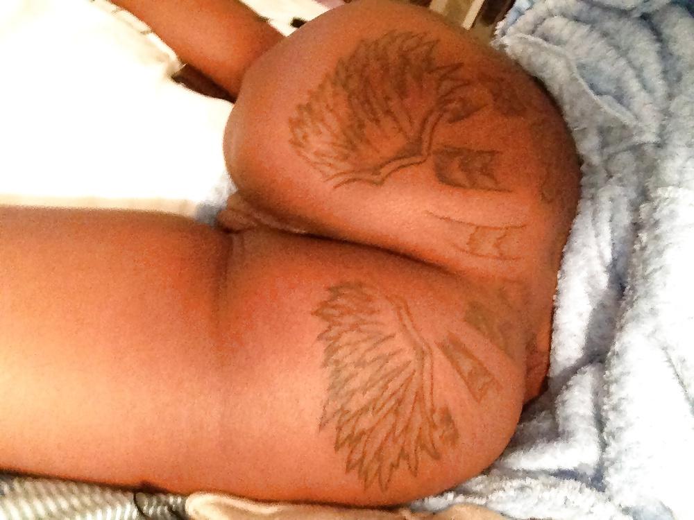 5P PHAT PUSSY PROBLEMS...CAN SHE EVEN CLOSE HER LEGS???