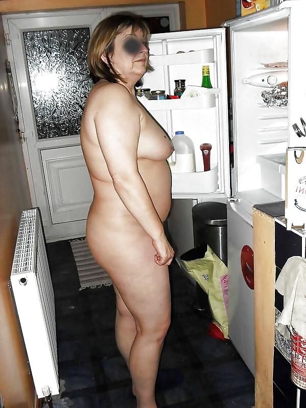 16P Women he masturbates over