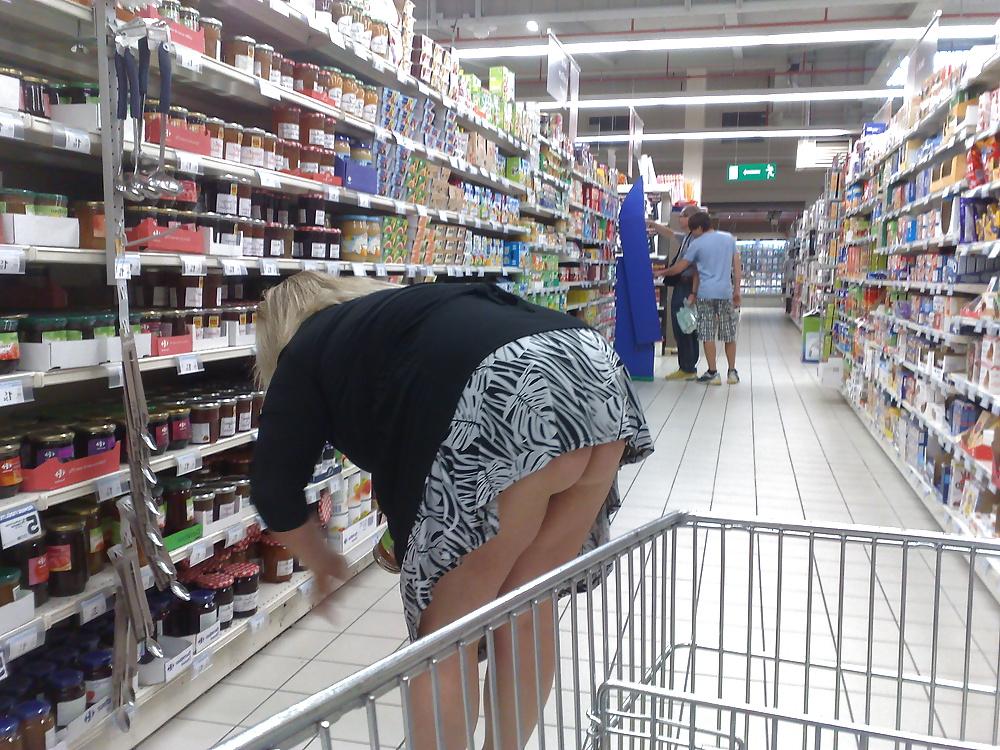 25P Upskirt du net 5