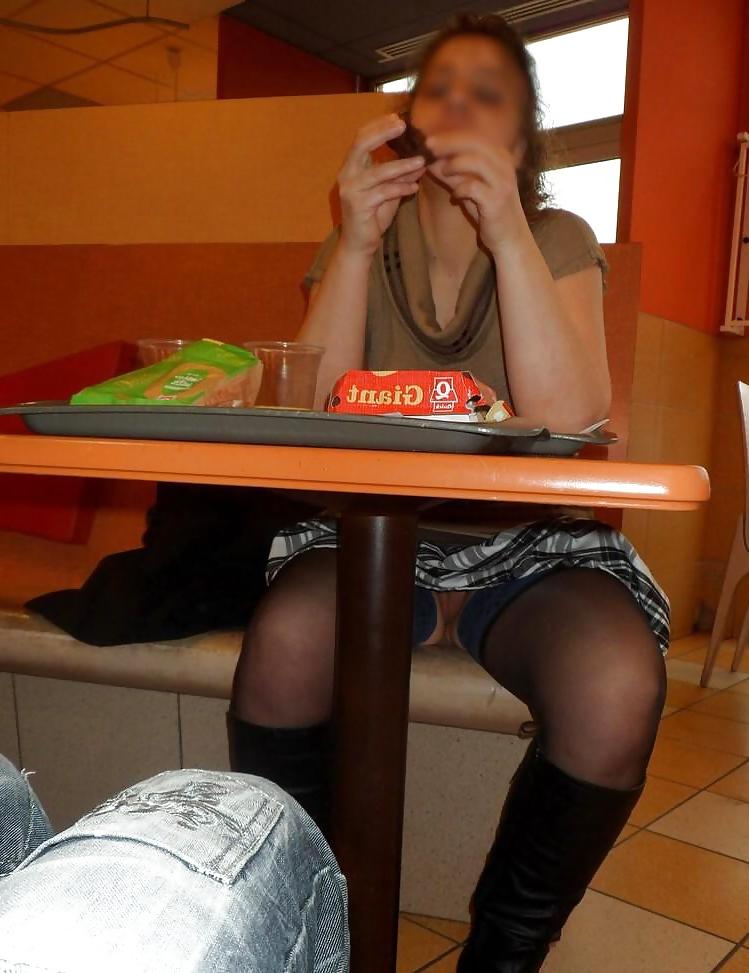 25P Upskirt du net 4 