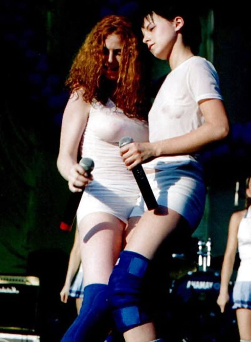 6P Tatu pussy show