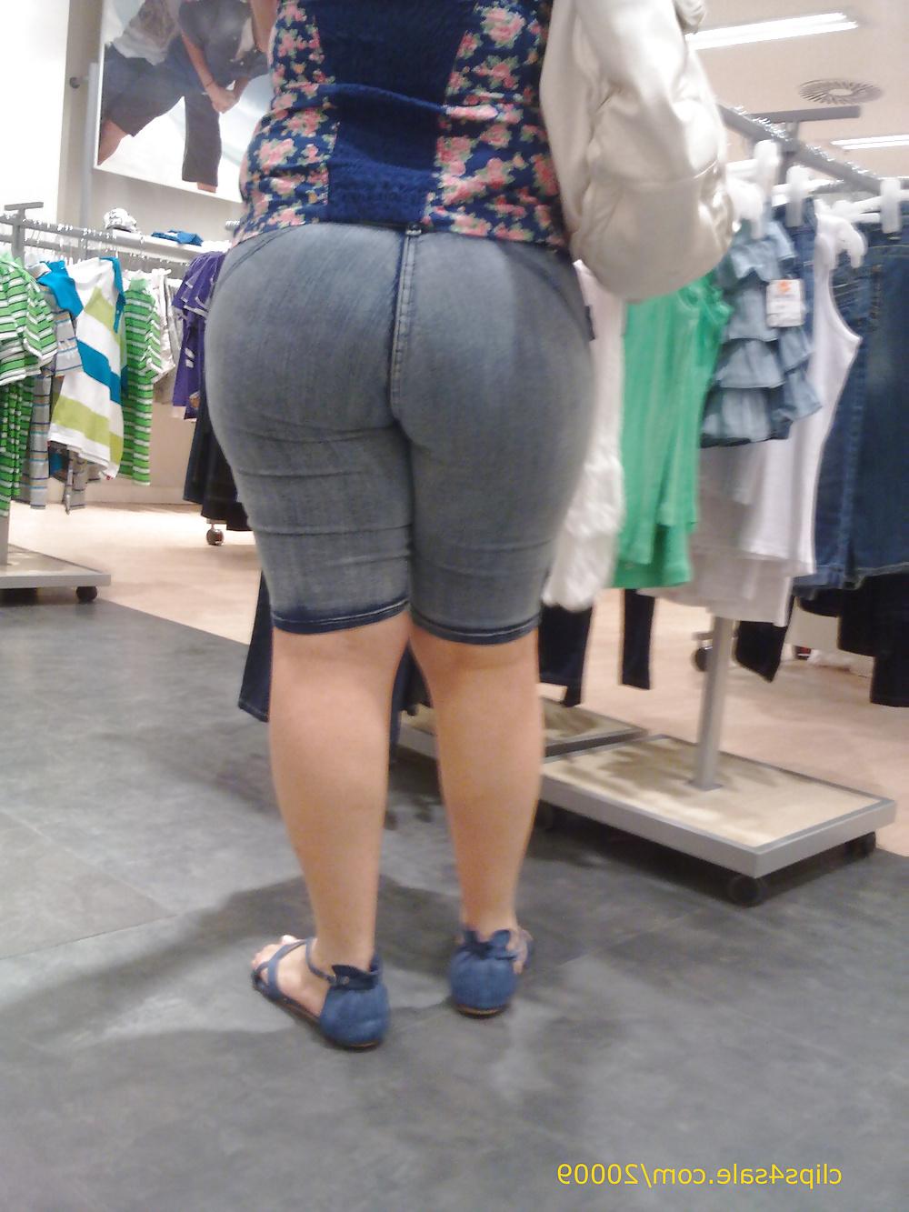 25P Candid asses from Spain