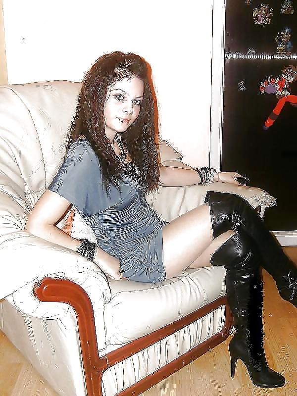 25P Leg Show 36