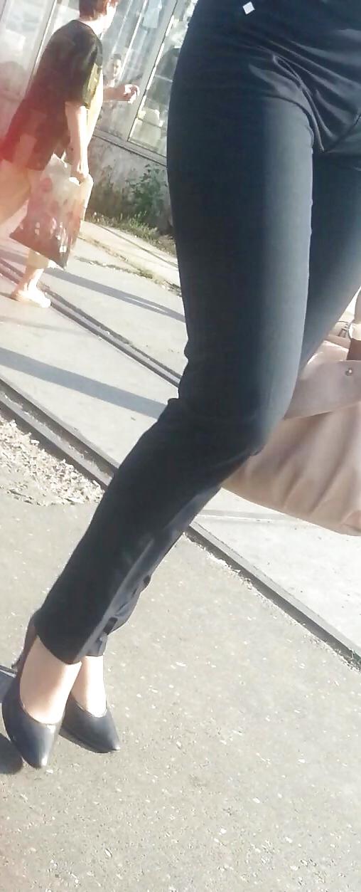 25P Spy sexy old + young feet and legs romanian