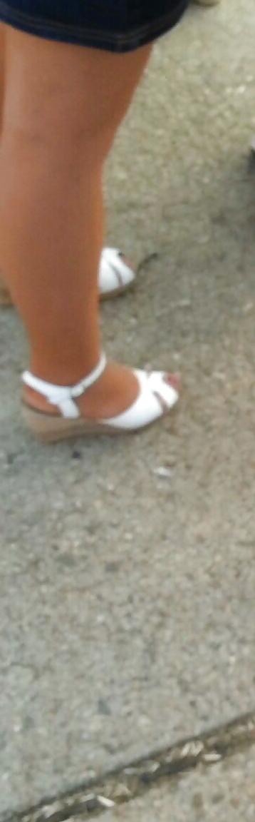 25P Spy sexy old + young feet and legs romanian
