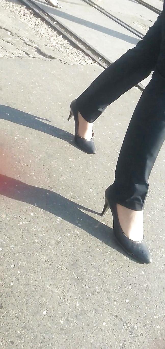 25P Spy sexy old + young feet and legs romanian