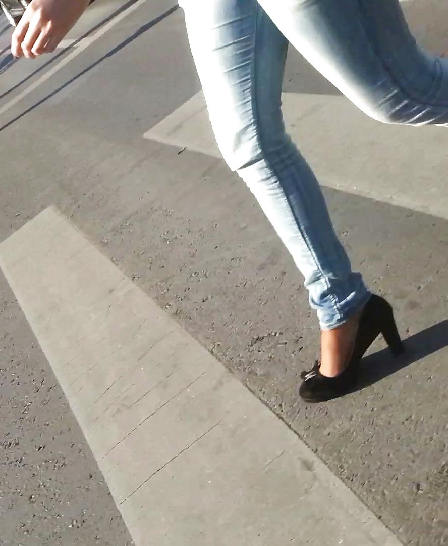 25P Spy sexy old + young feet and legs romanian