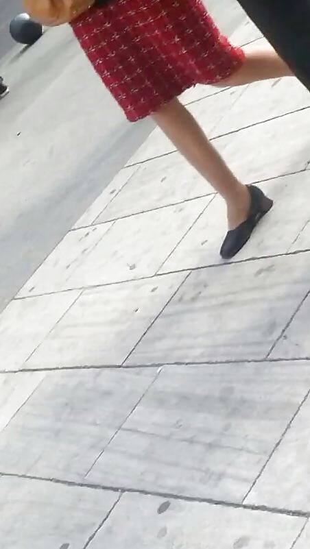 25P Spy sexy old + young feet and legs romanian