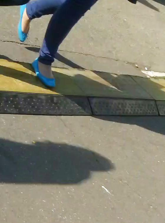 25P Spy sexy old + young feet and legs romanian