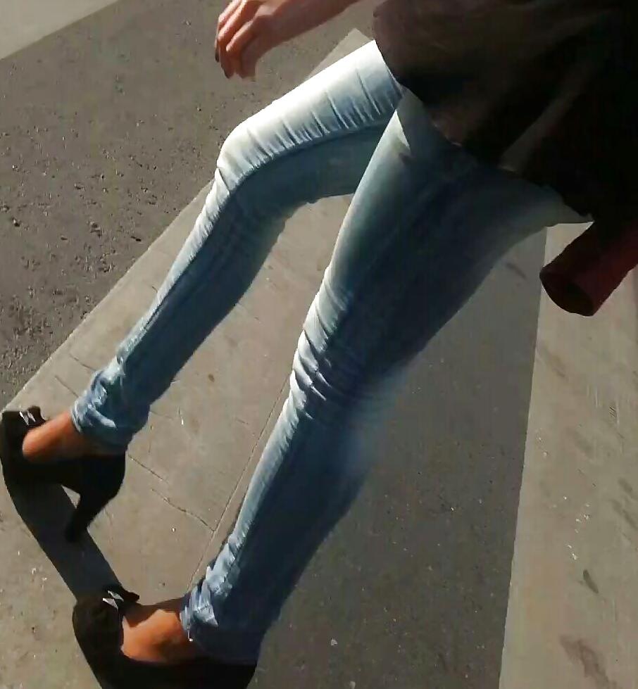 25P Spy sexy old + young feet and legs romanian