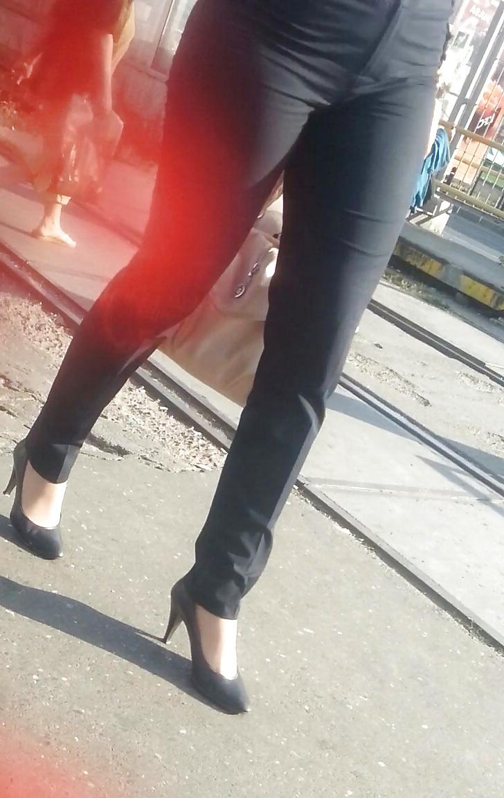 25P Spy sexy old + young feet and legs romanian