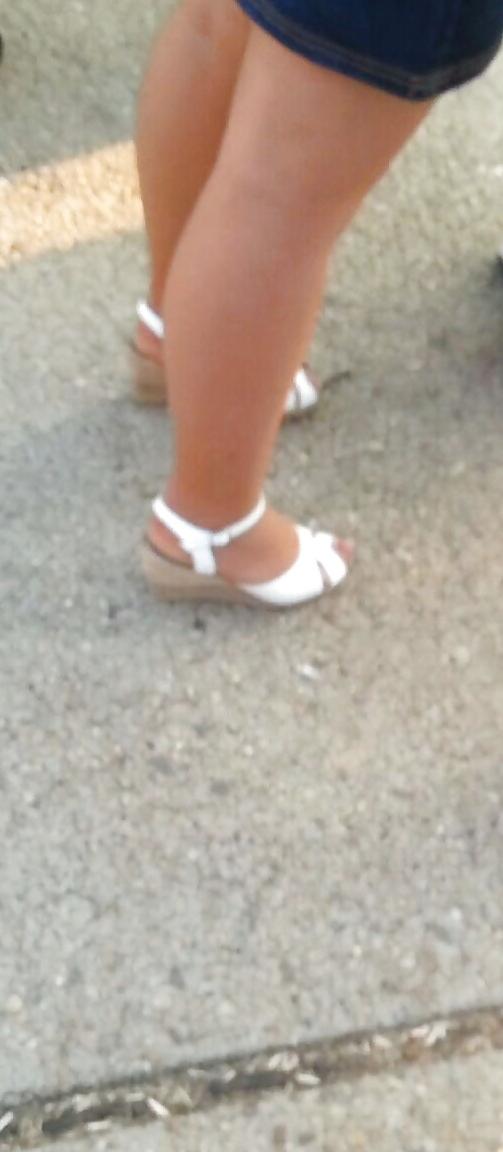 25P Spy sexy old + young feet and legs romanian