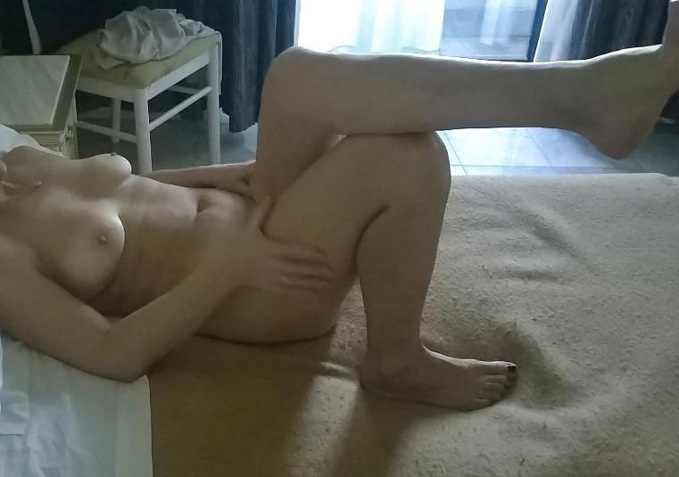 9P Hotel wife