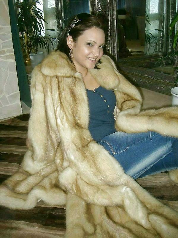 25P Fantastic sable fur coats