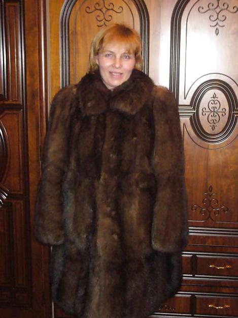 25P Fantastic sable fur coats