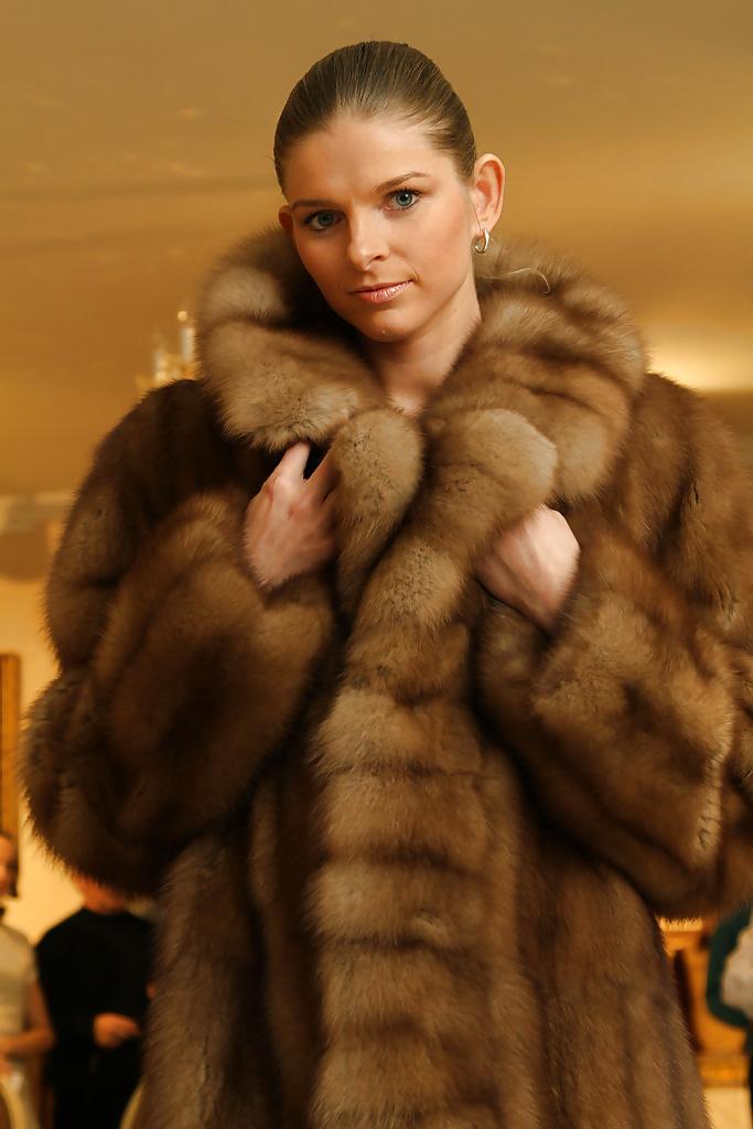 25P Fantastic sable fur coats