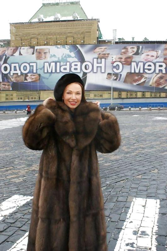 25P Fantastic sable fur coats