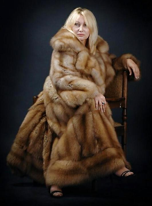 25P Fantastic sable fur coats